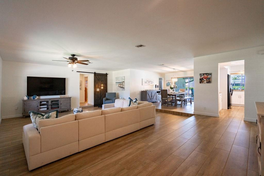 2751 NE 46th Street