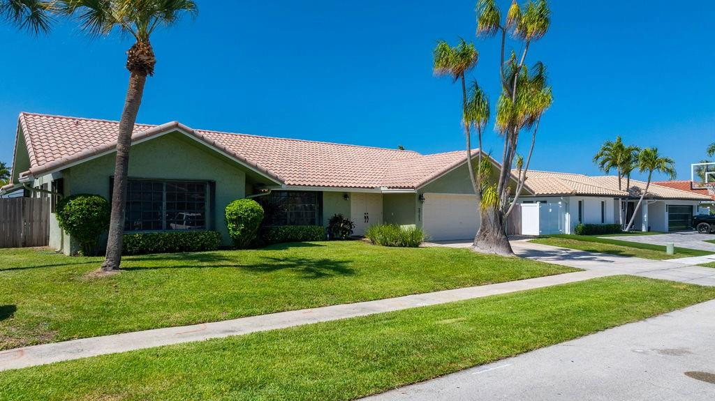 2751 NE 46th Street