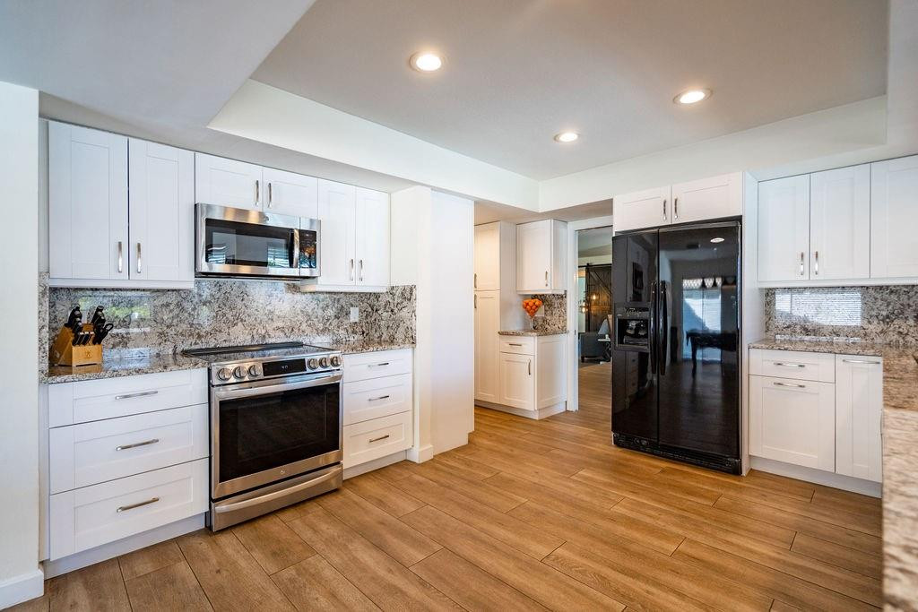 2751 NE 46th Street