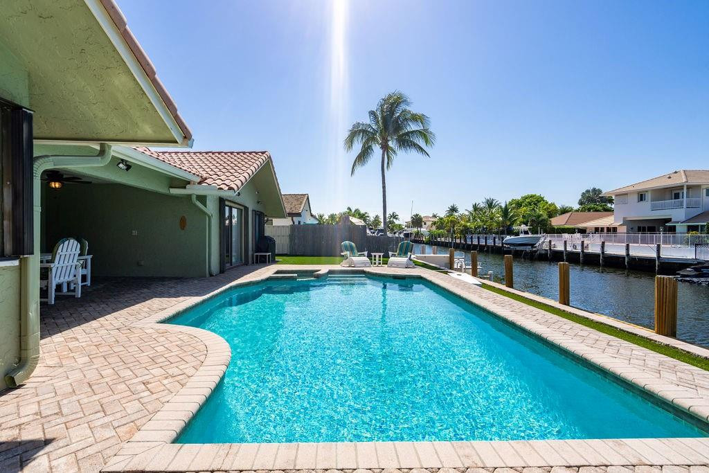 2751 NE 46th Street