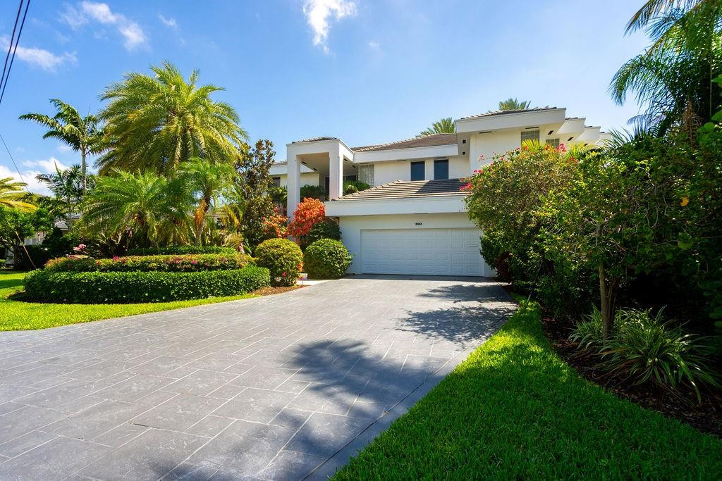 2551 NE 31st Court
