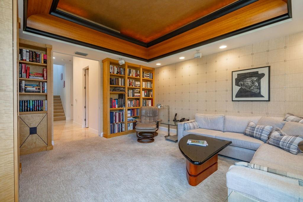 2551 NE 31st Court