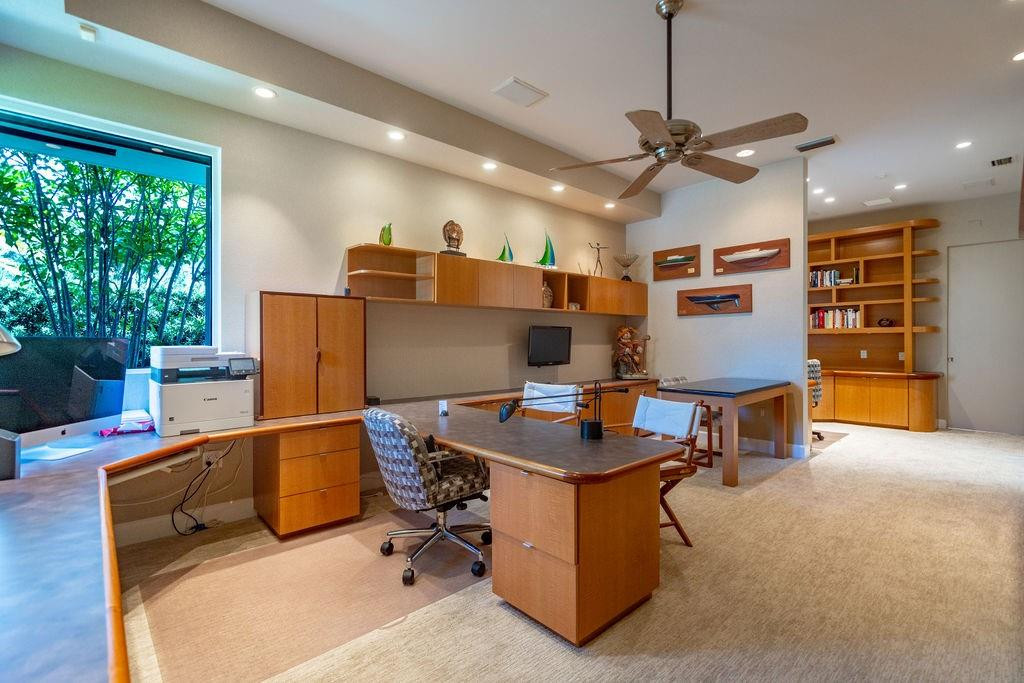 2551 NE 31st Court