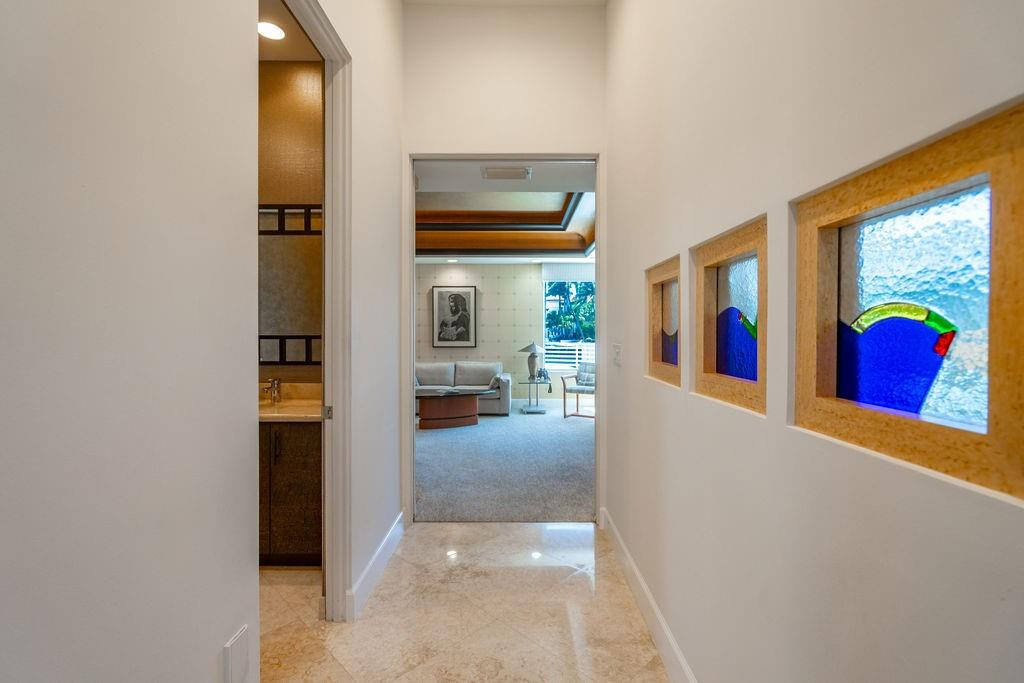 2551 NE 31st Court