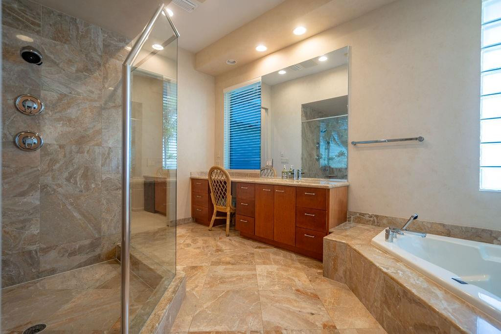 2551 NE 31st Court