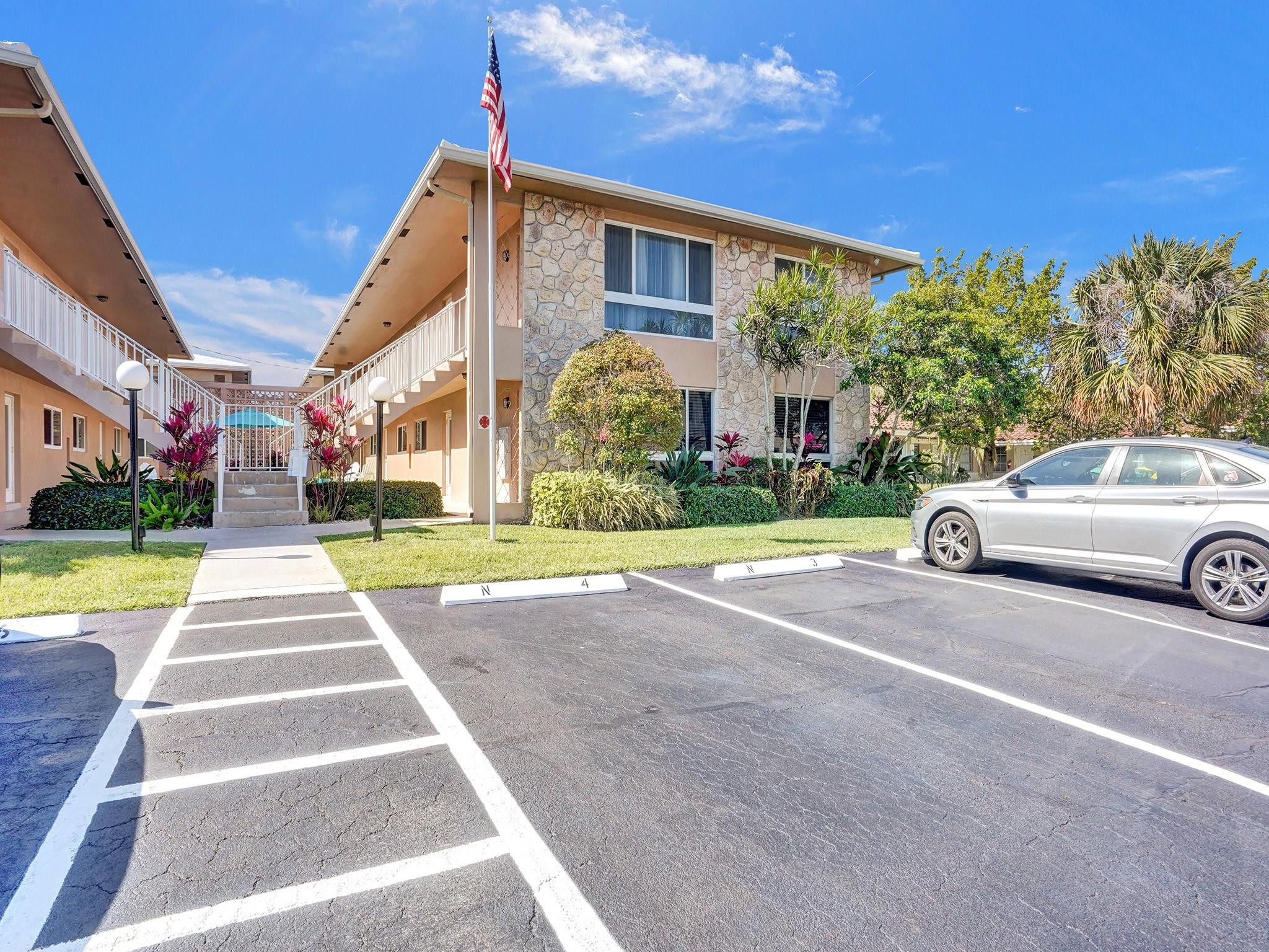 2750 NE 28th Court 4N