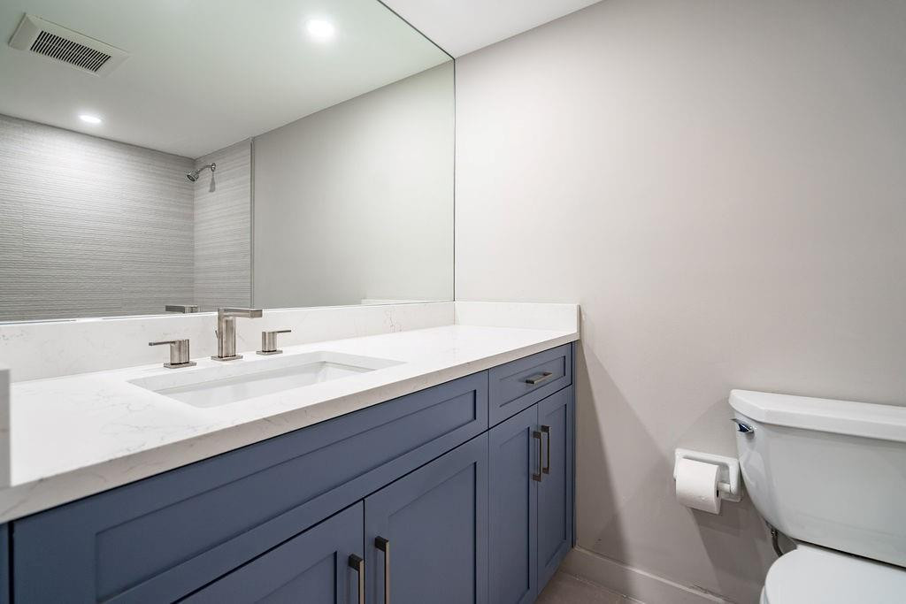 3175 NE 48th Court 105