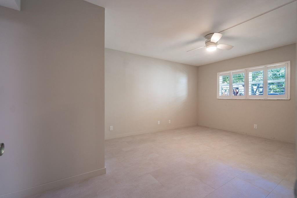 3175 NE 48th Court 105