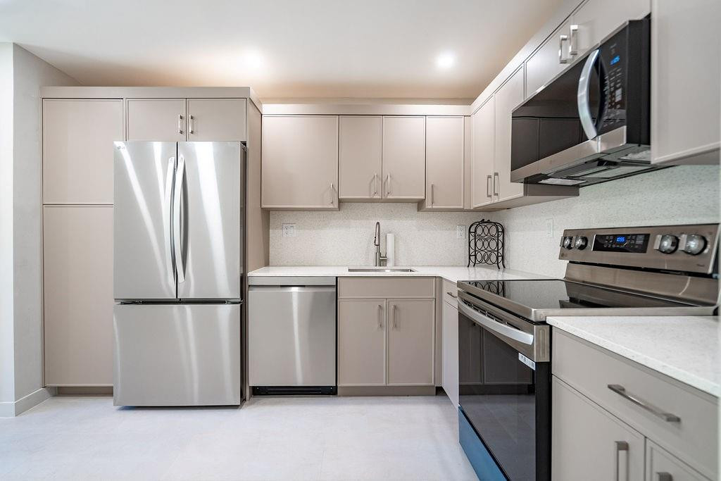 3175 NE 48th Court 105