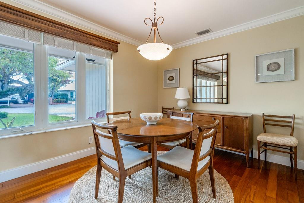 571 SE 12th Street