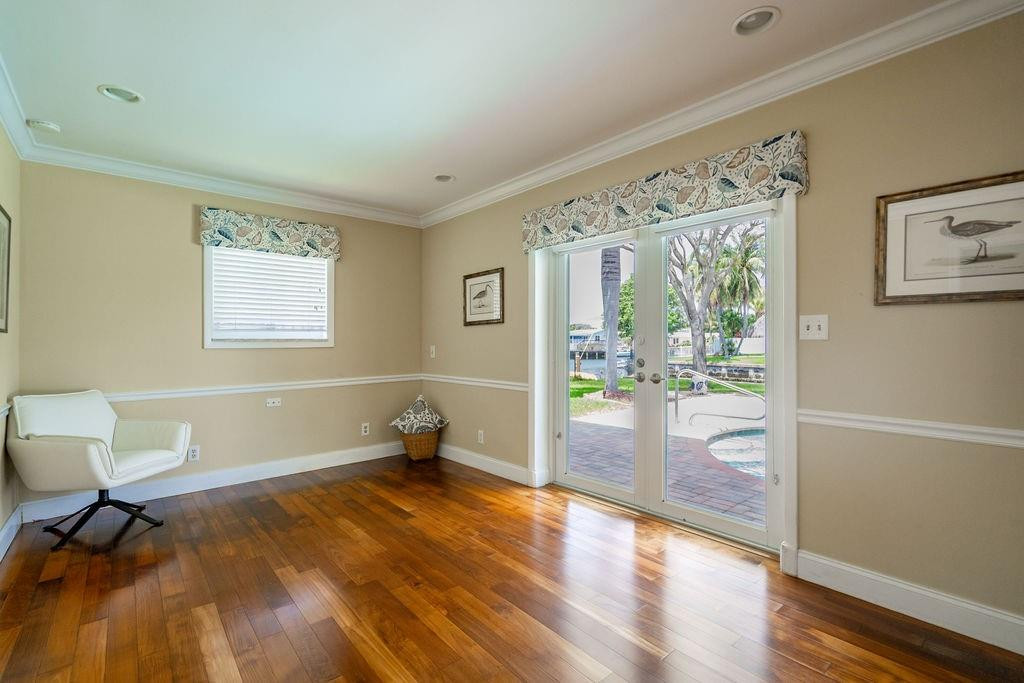 571 SE 12th Street