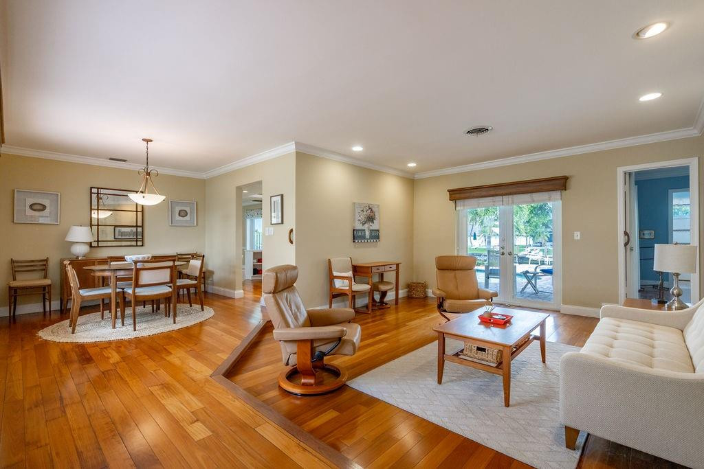 571 SE 12th Street