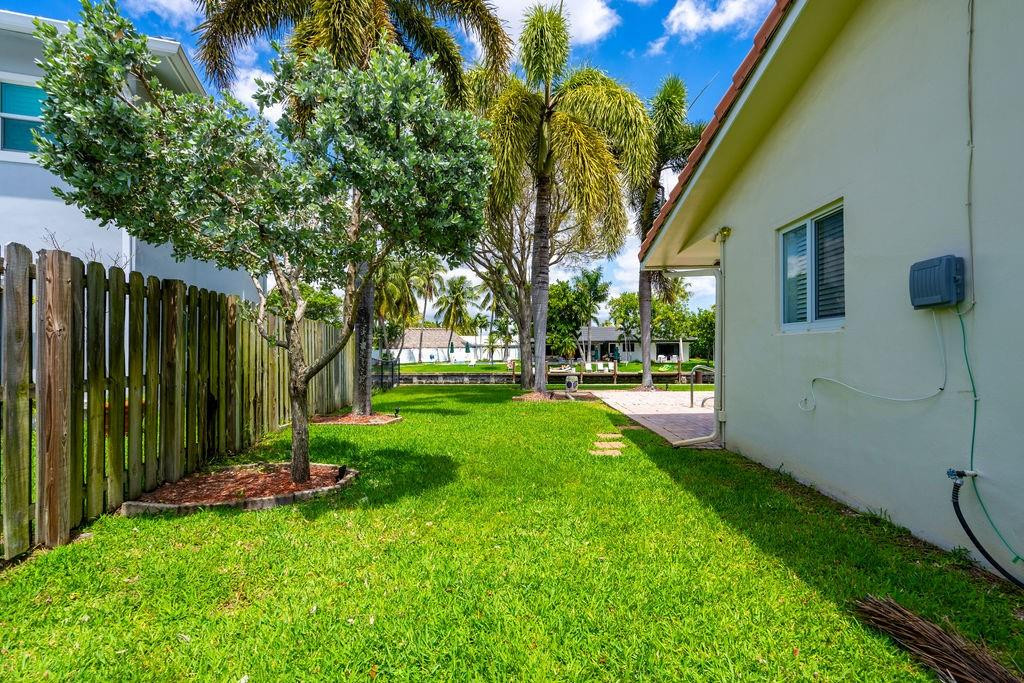 571 SE 12th Street