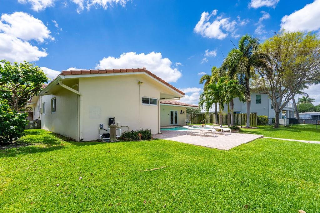 571 SE 12th Street