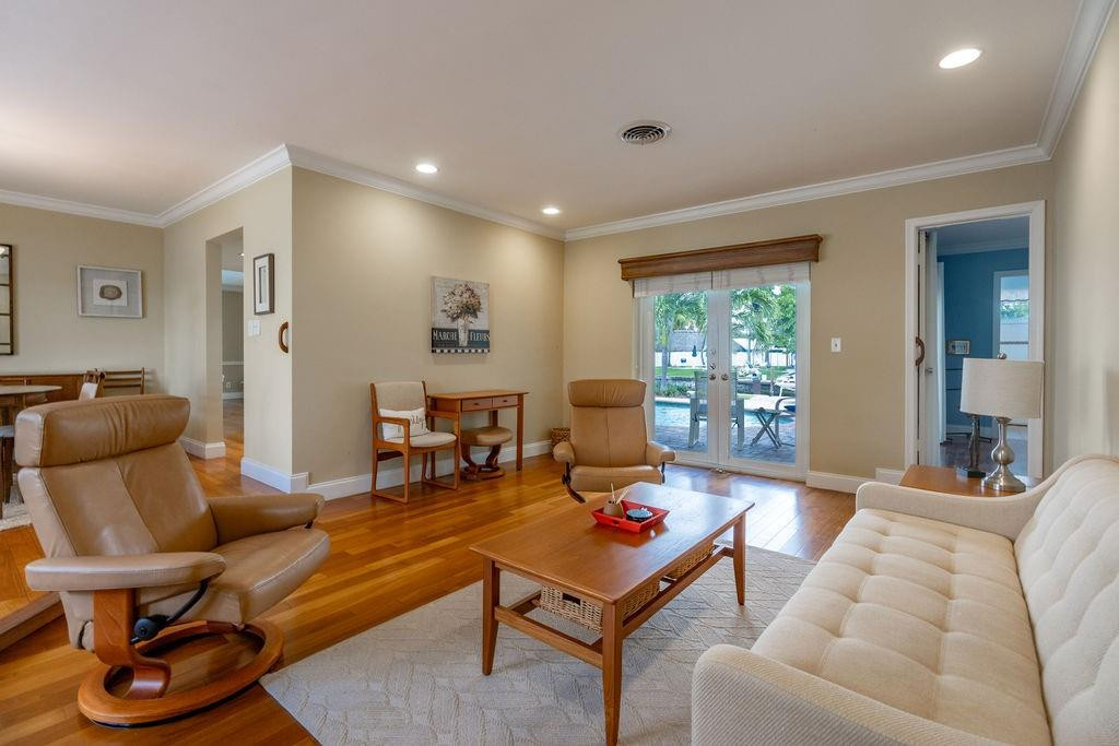 571 SE 12th Street