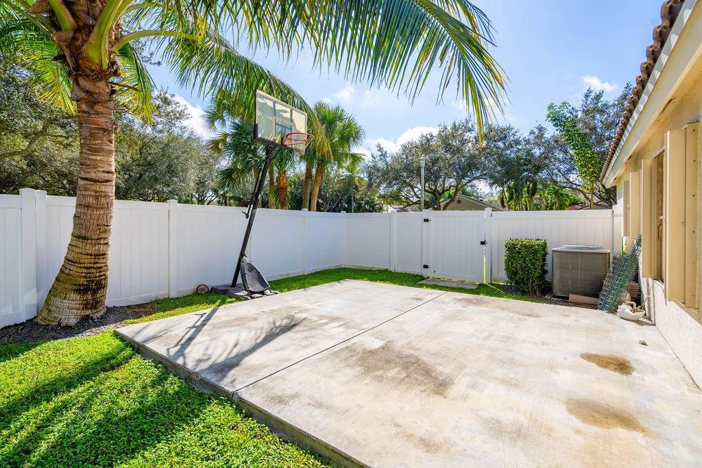 3955 Sabal Lakes Road