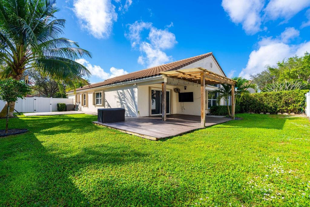 3955 Sabal Lakes Road
