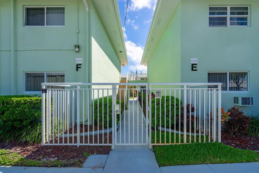 2100 NE 38th Street 229