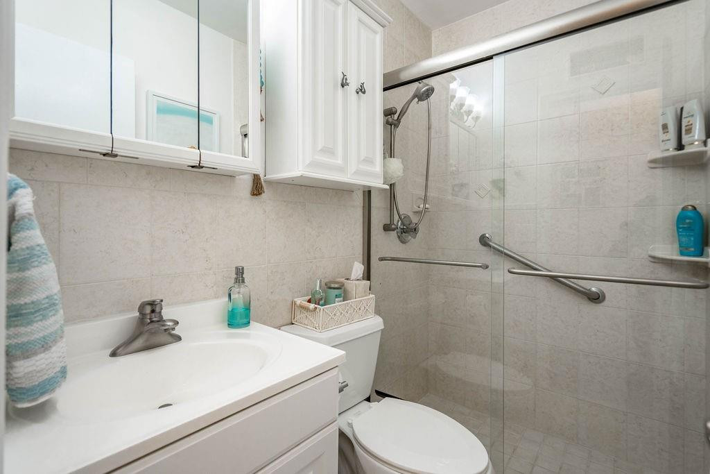 2100 NE 38th Street 229