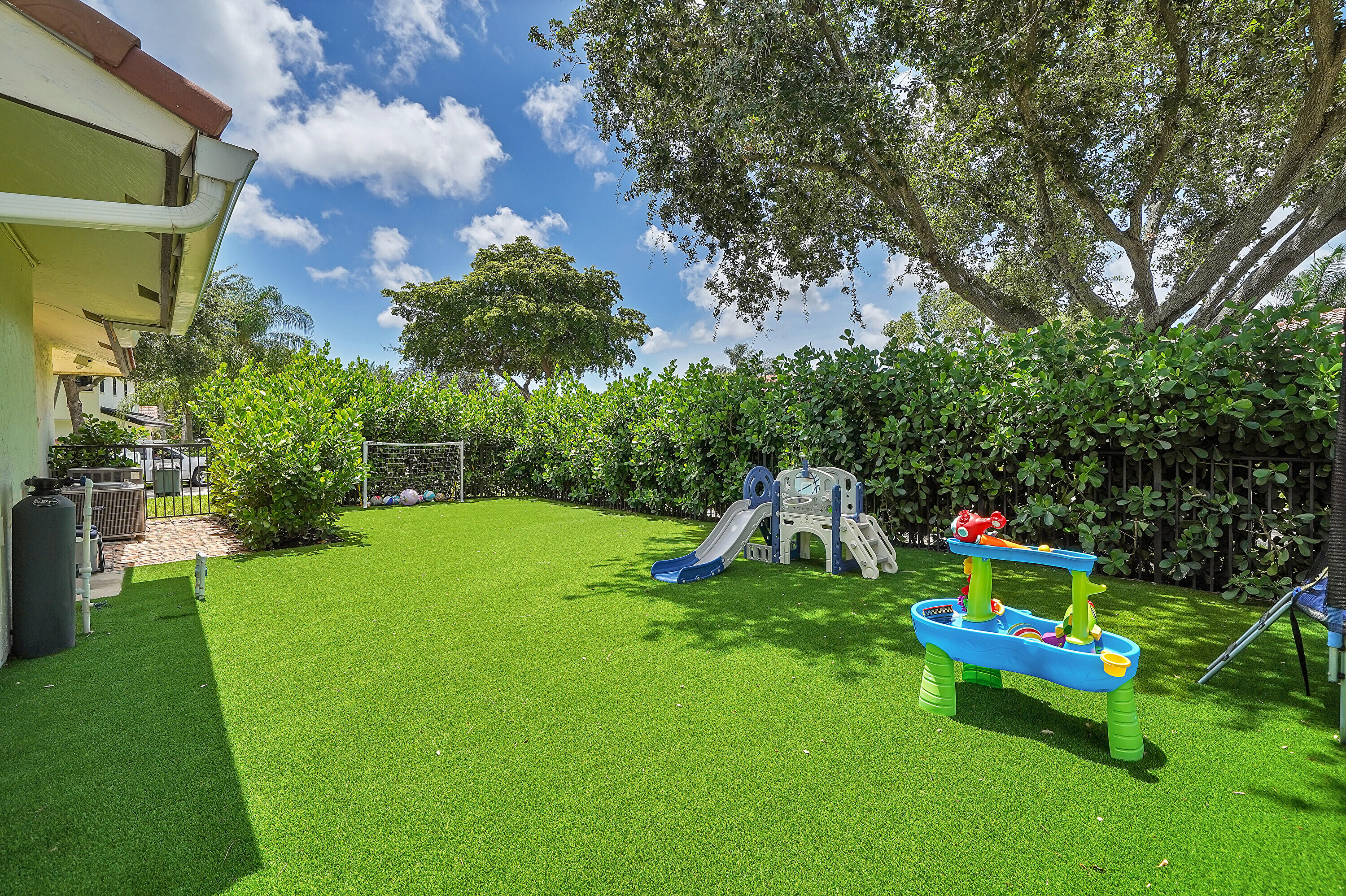 2601 NW 28th Terrace