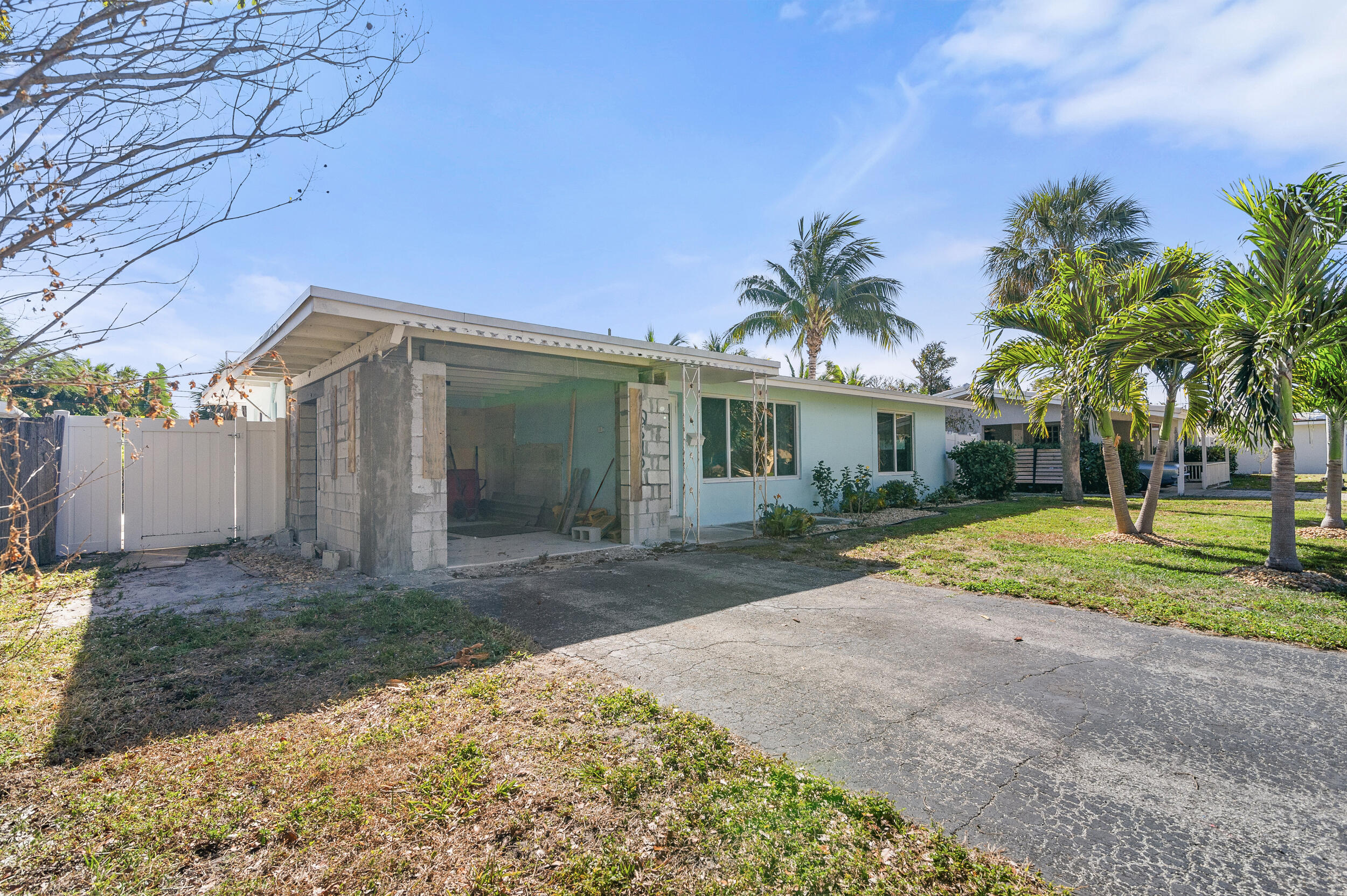 2640 NE 18th Terrace
