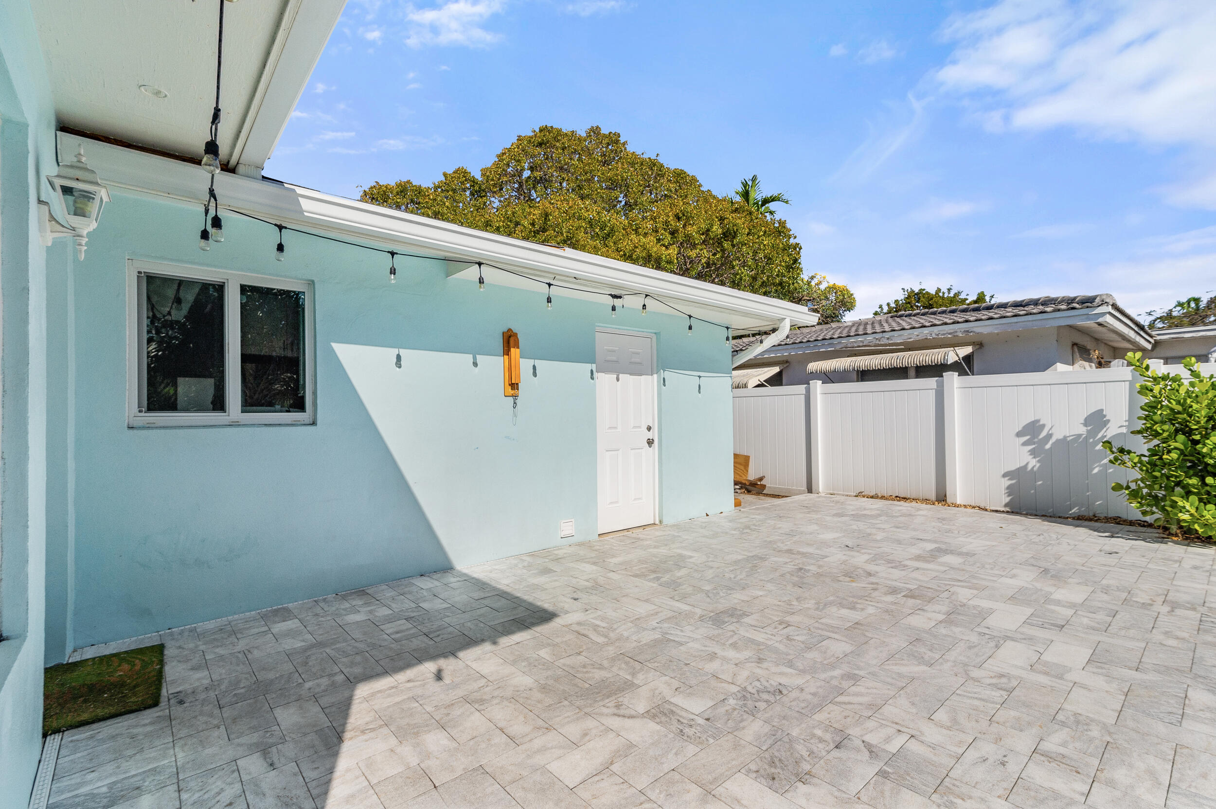 2640 NE 18th Terrace