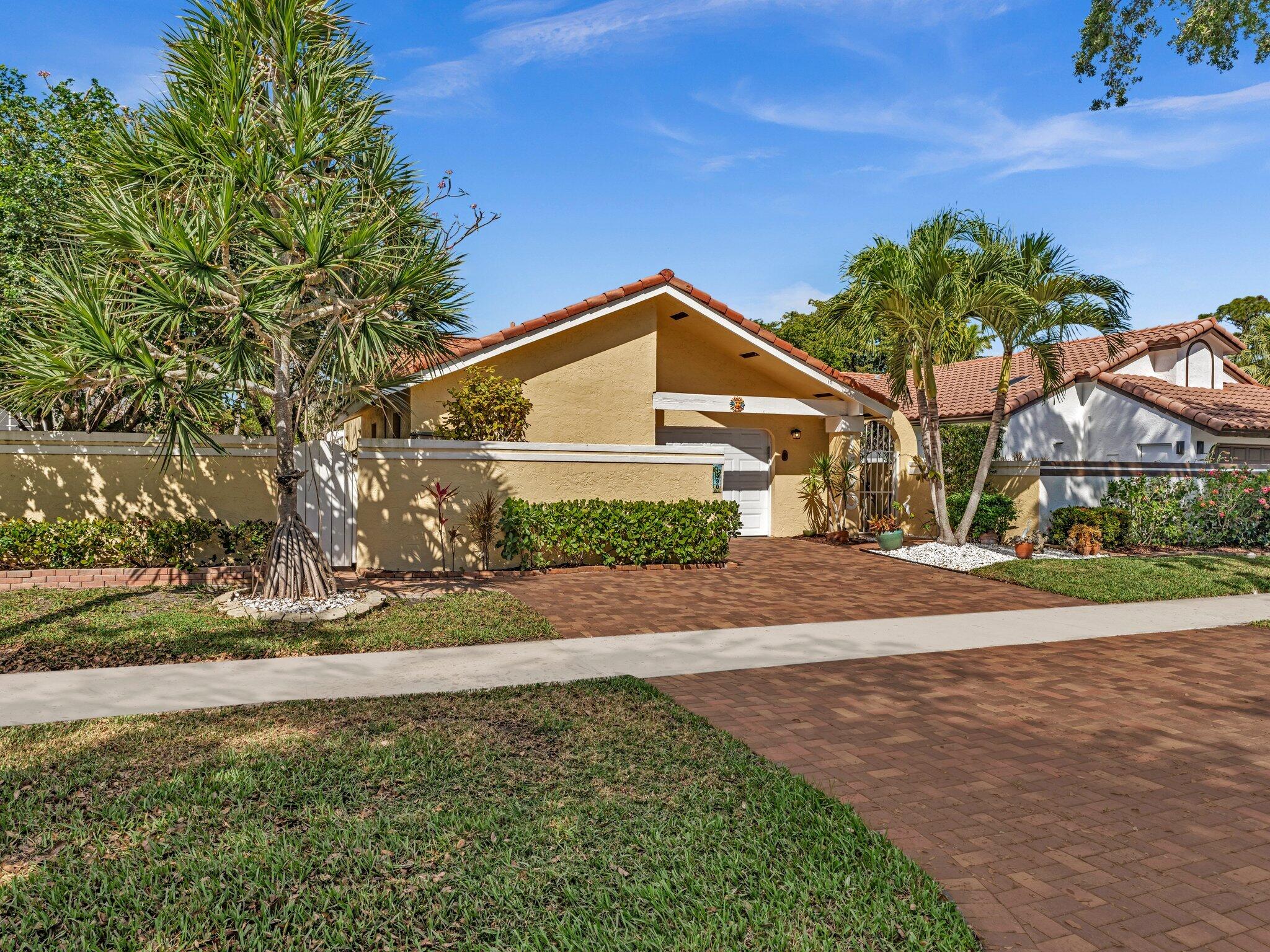1590 NW 22 Avenue