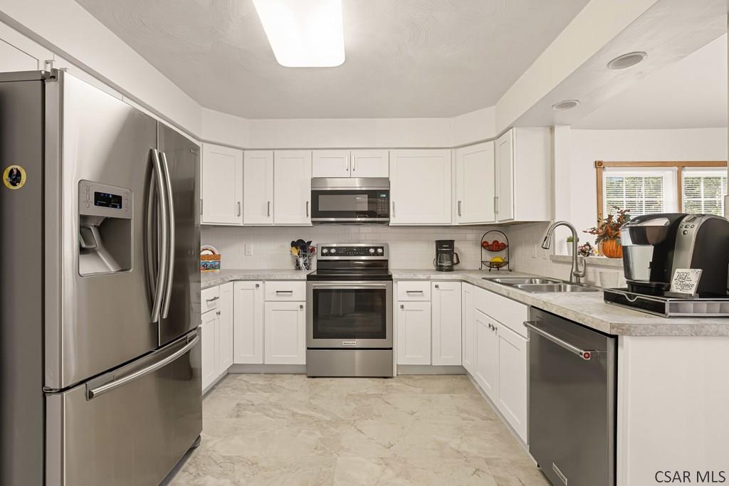 102 Shenkelview Drive