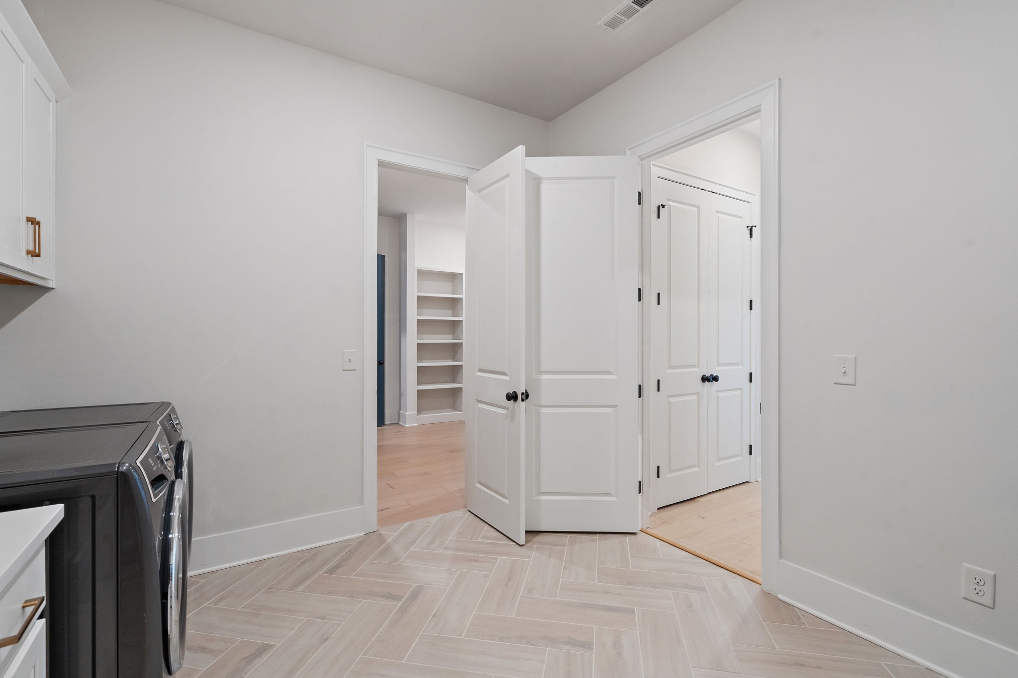 6529 Kelleys Place