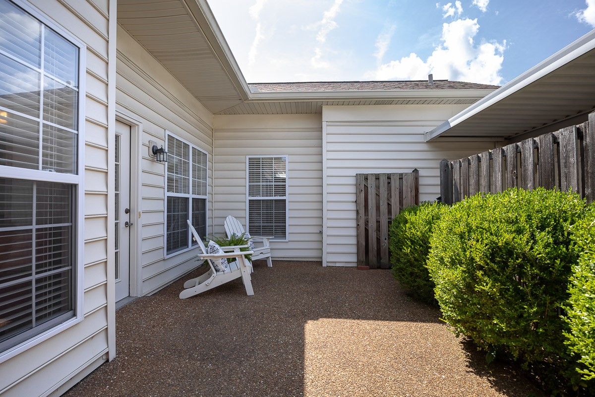 7094 Sunrise Cir