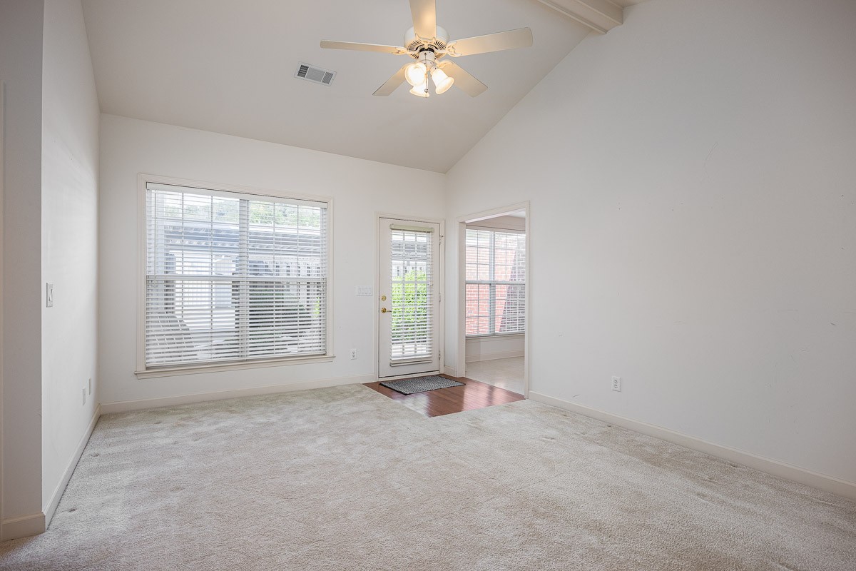 7094 Sunrise Cir