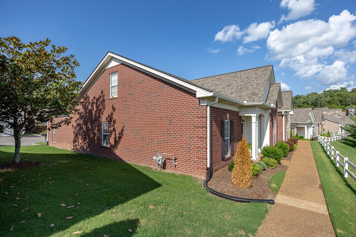 7094 Sunrise Cir