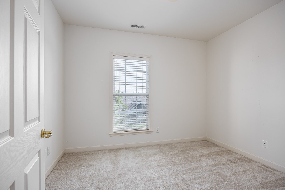7094 Sunrise Cir