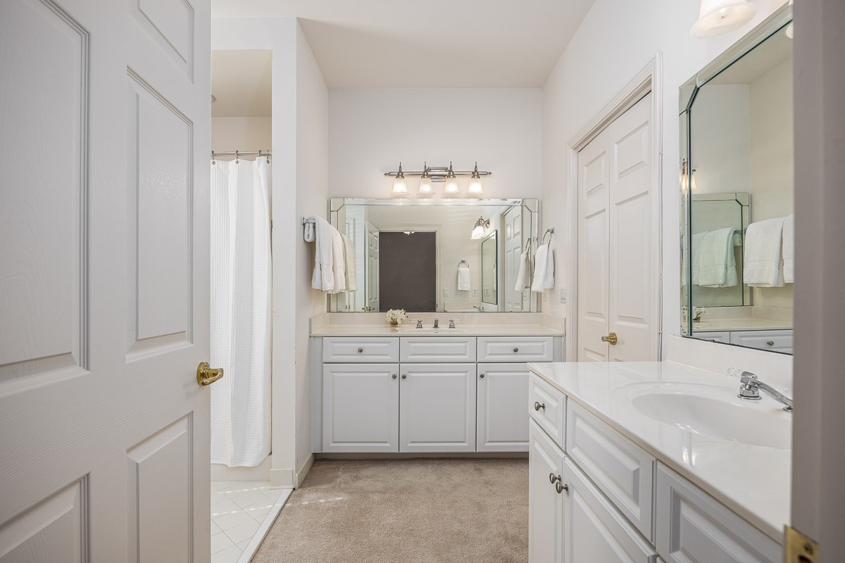 7094 Sunrise Cir