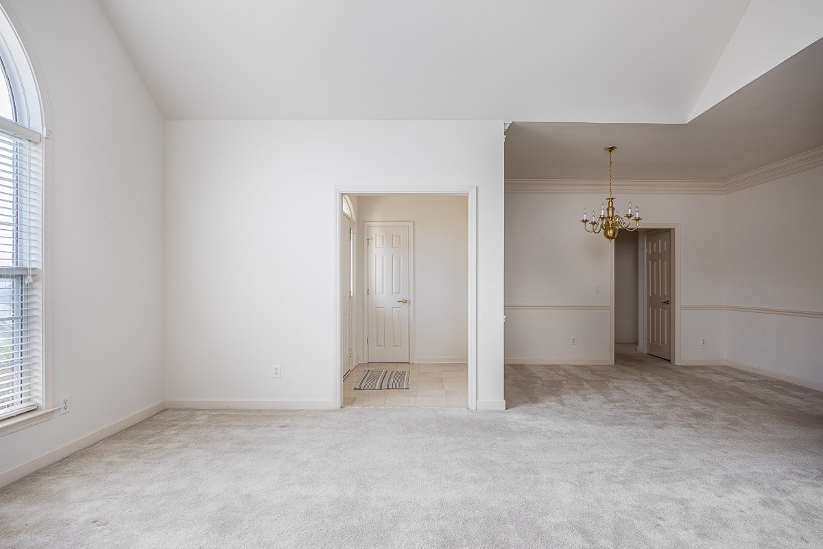 7094 Sunrise Cir