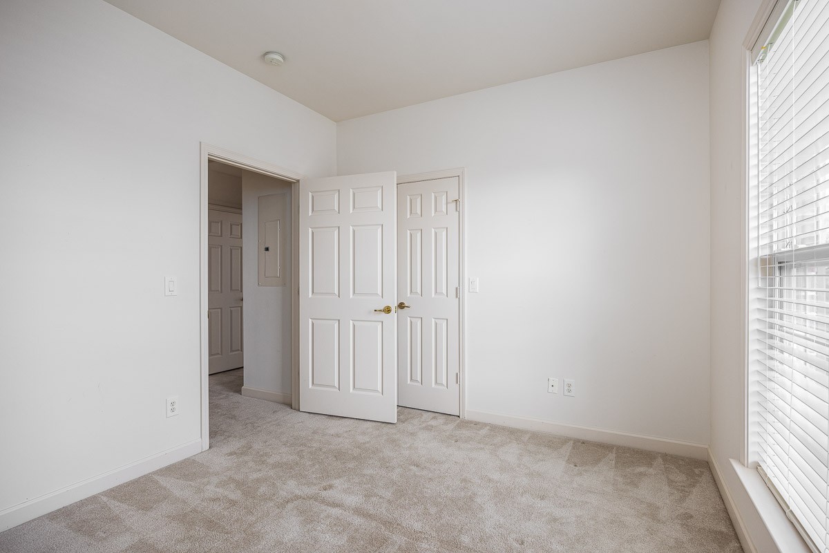 7094 Sunrise Cir