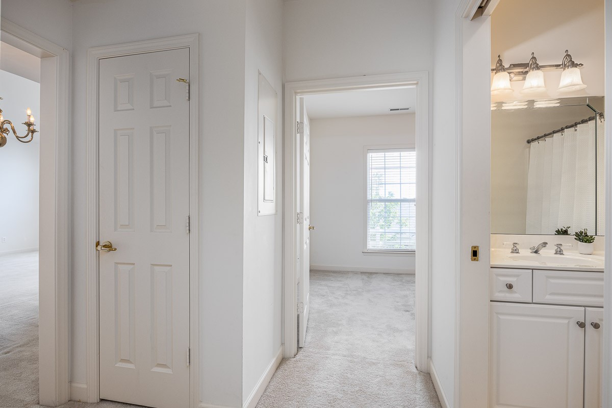 7094 Sunrise Cir