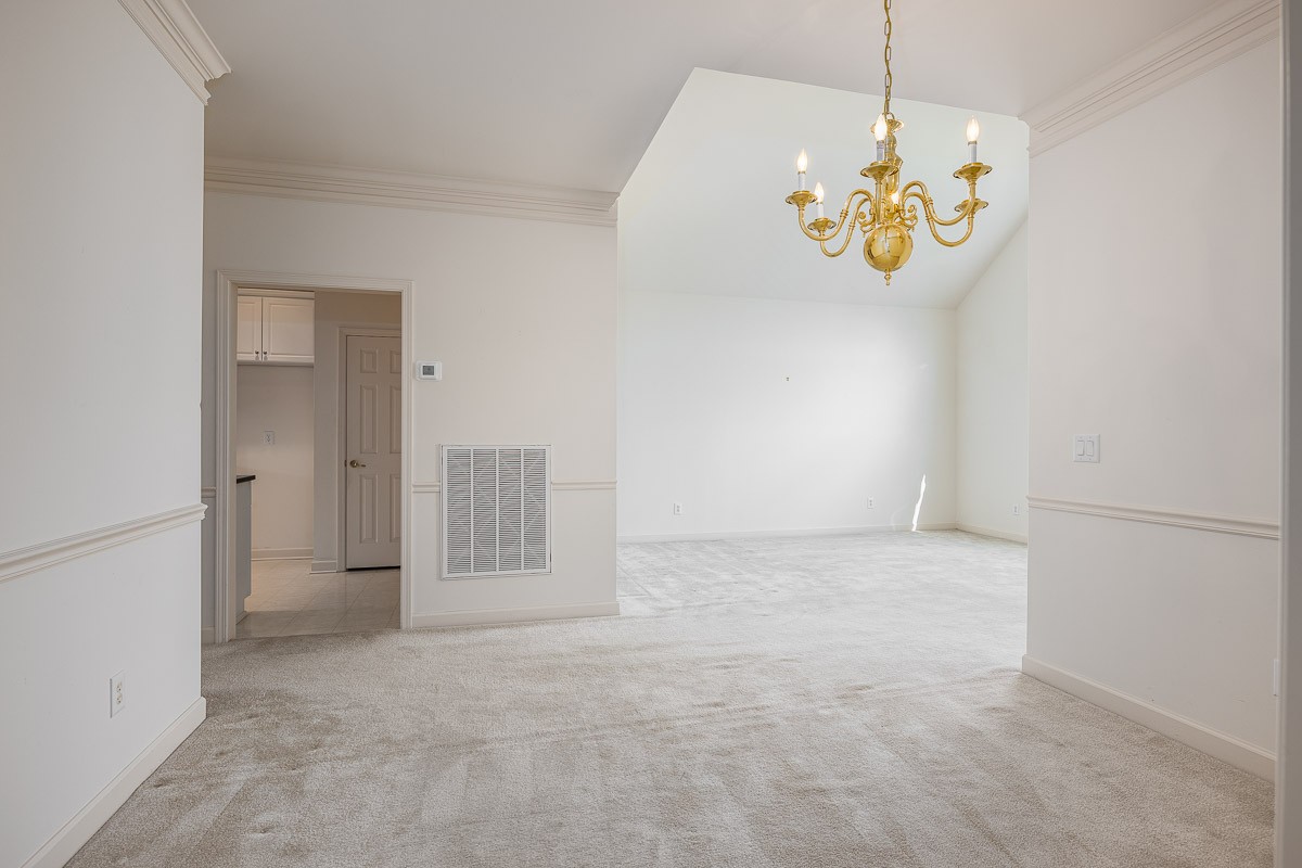 7094 Sunrise Cir