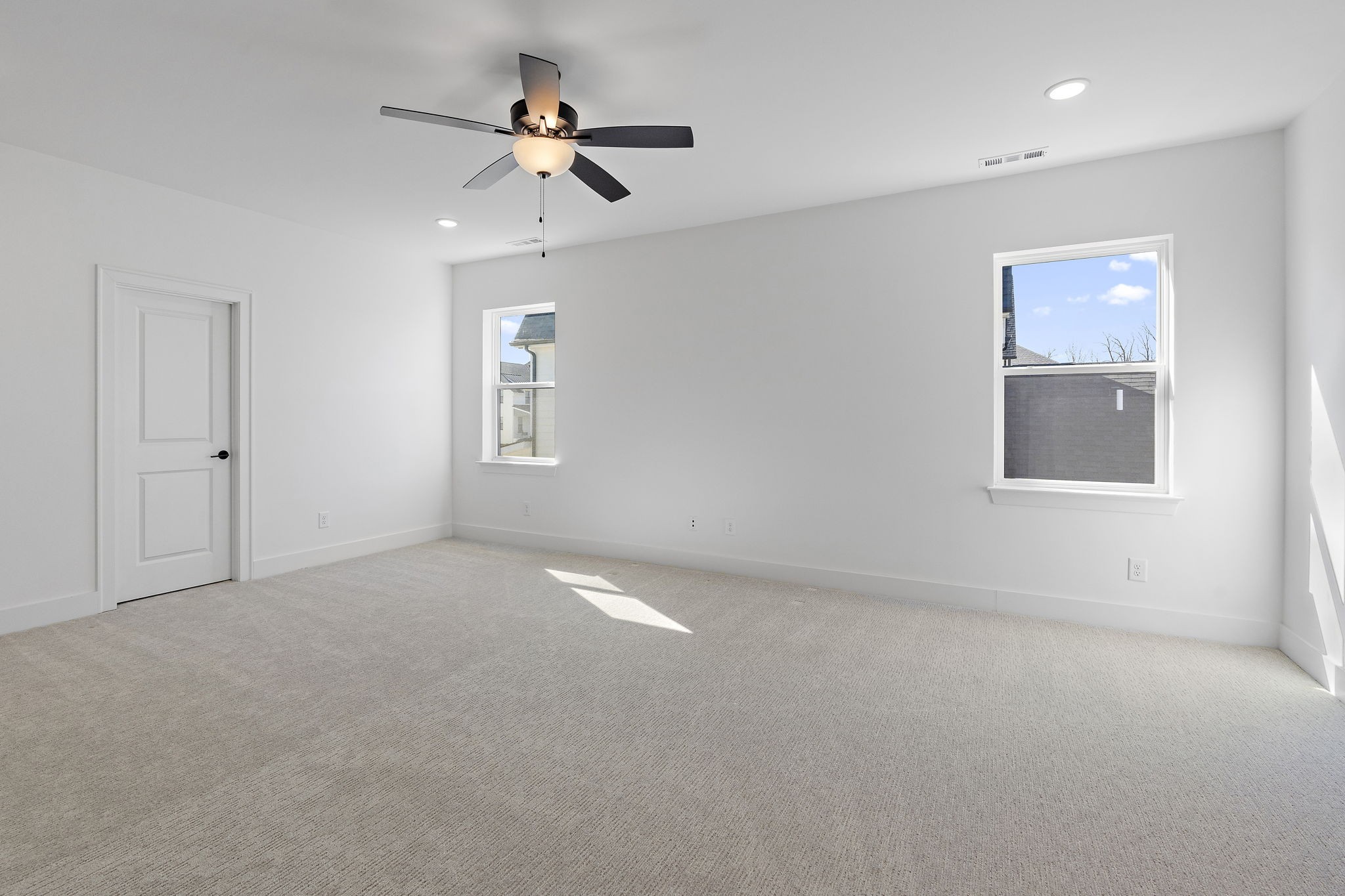 3232 Knotts Dr