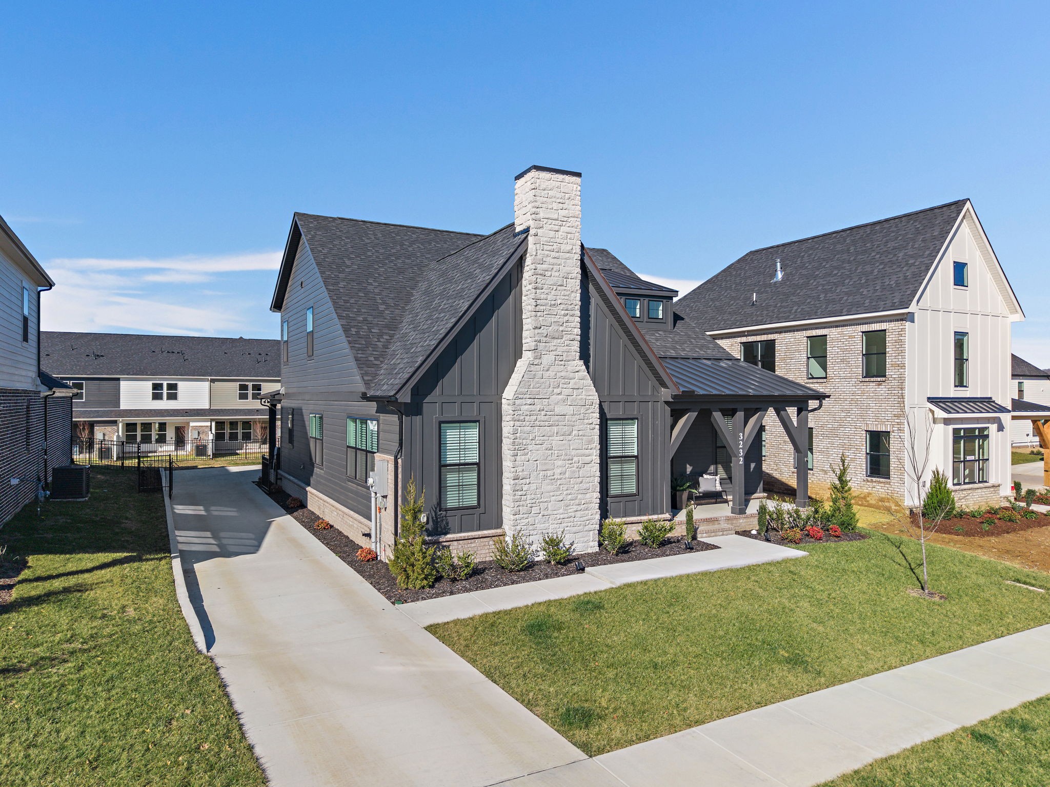 3232 Knotts Dr