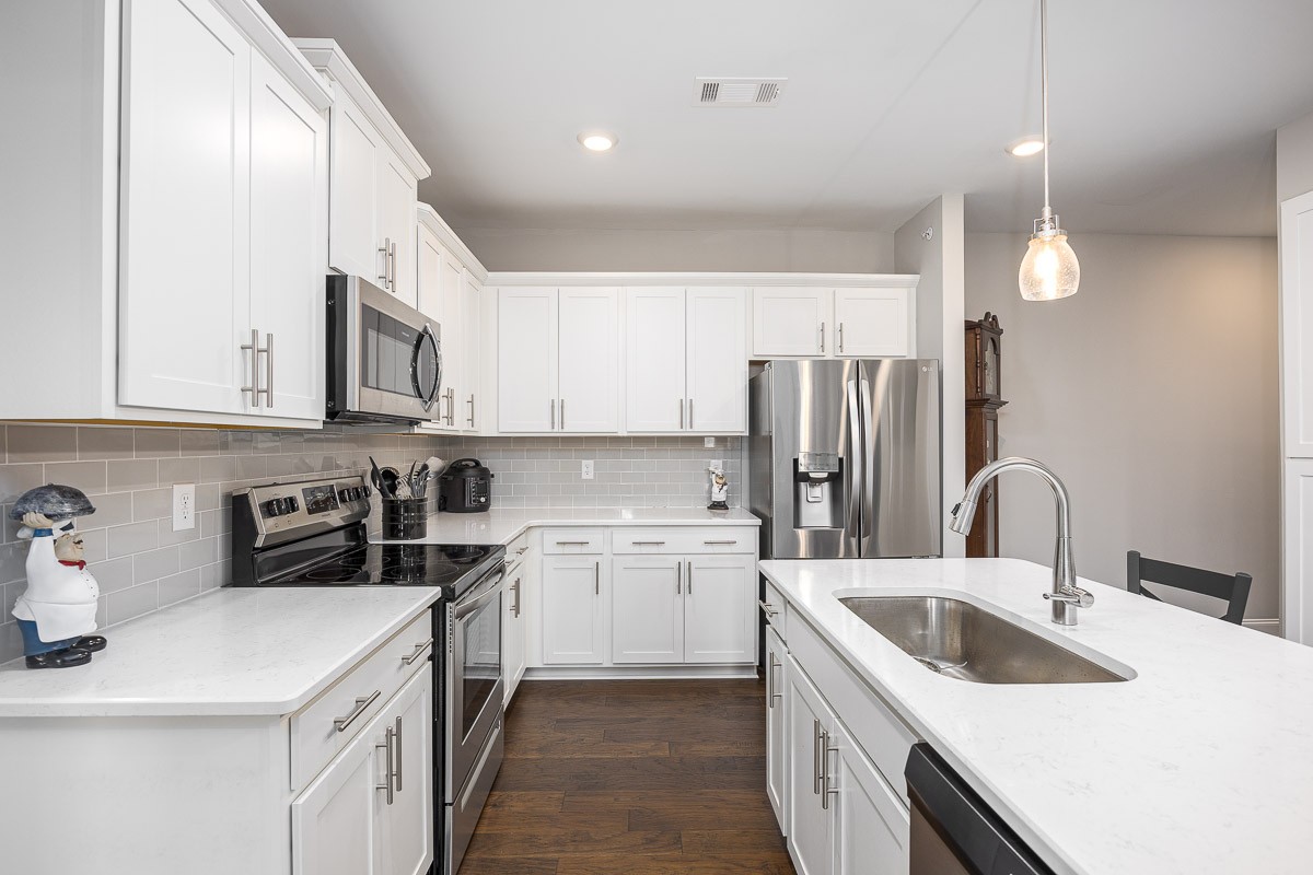 1901 Shadow Green Dr Unit: 303