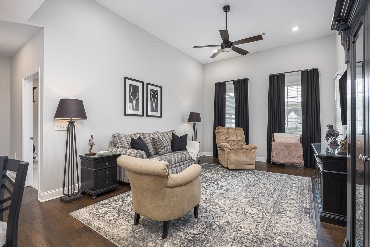1901 Shadow Green Dr Unit: 303