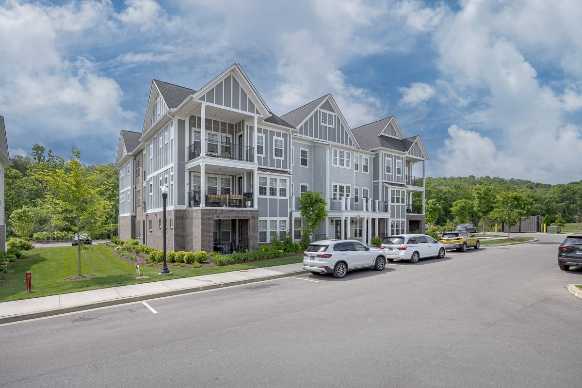1901 Shadow Green Dr Unit: 303
