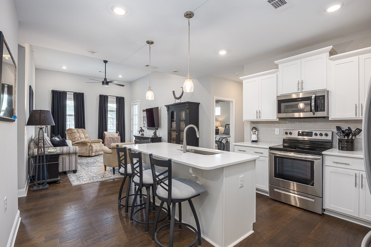 1901 Shadow Green Dr Unit: 303