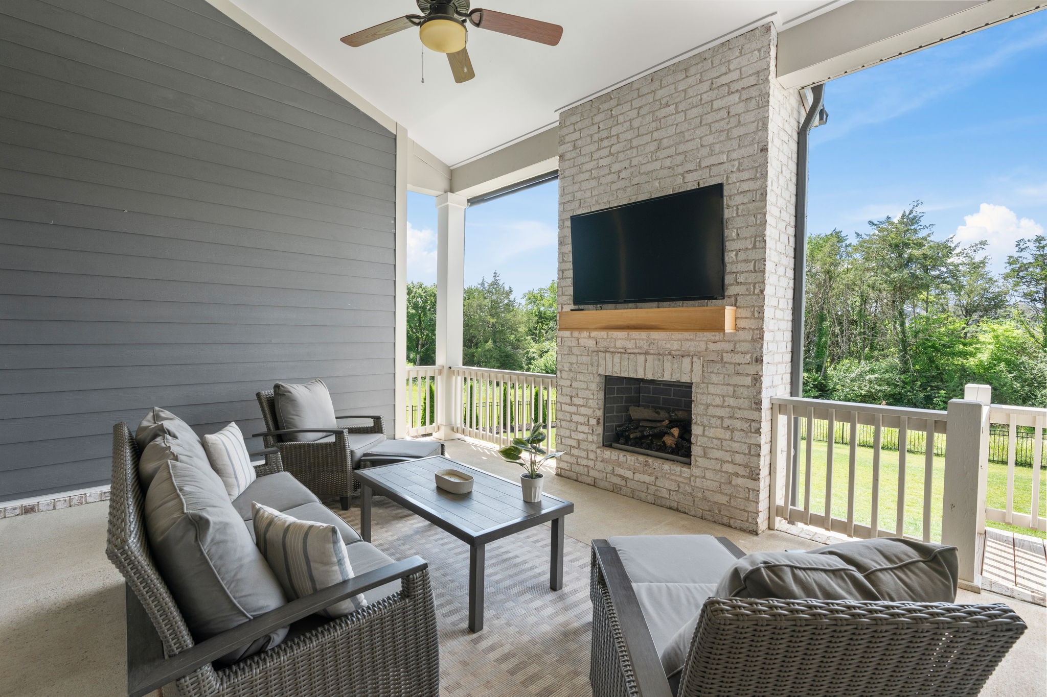 1116 Angela Ann Ct