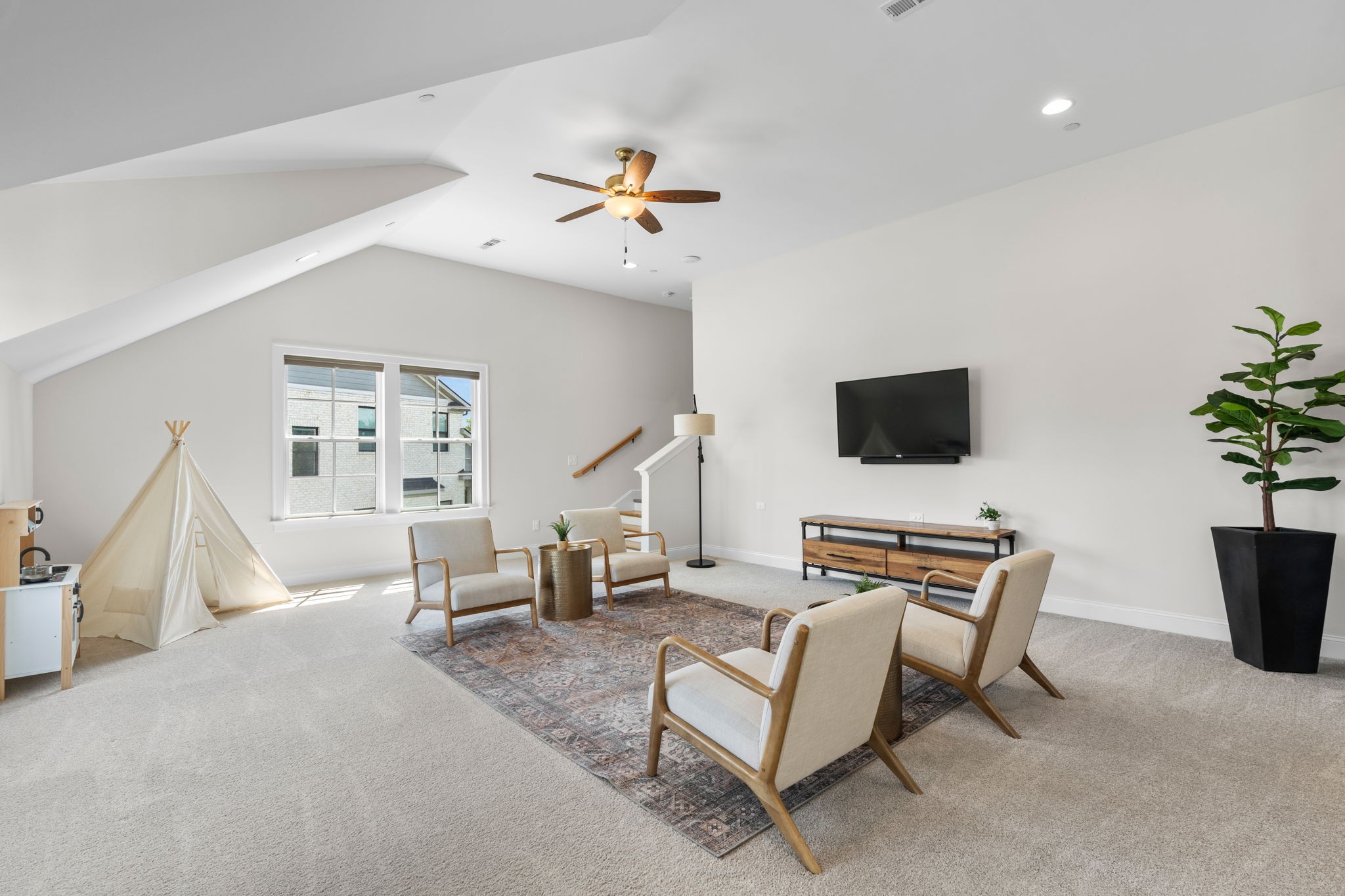 1116 Angela Ann Ct