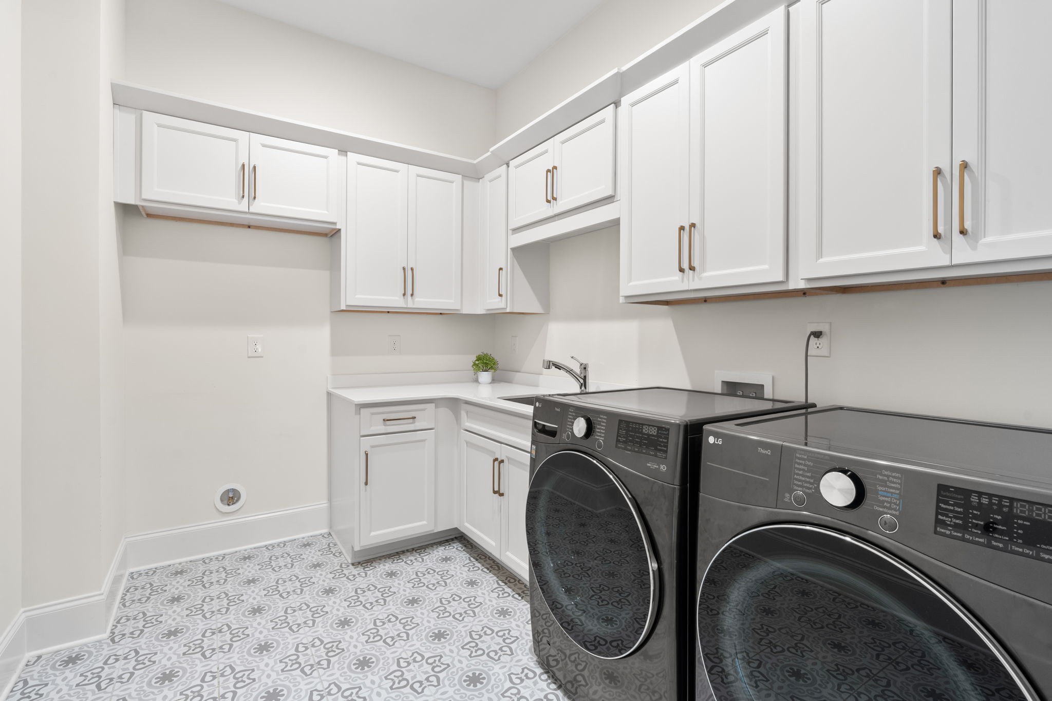 1116 Angela Ann Ct