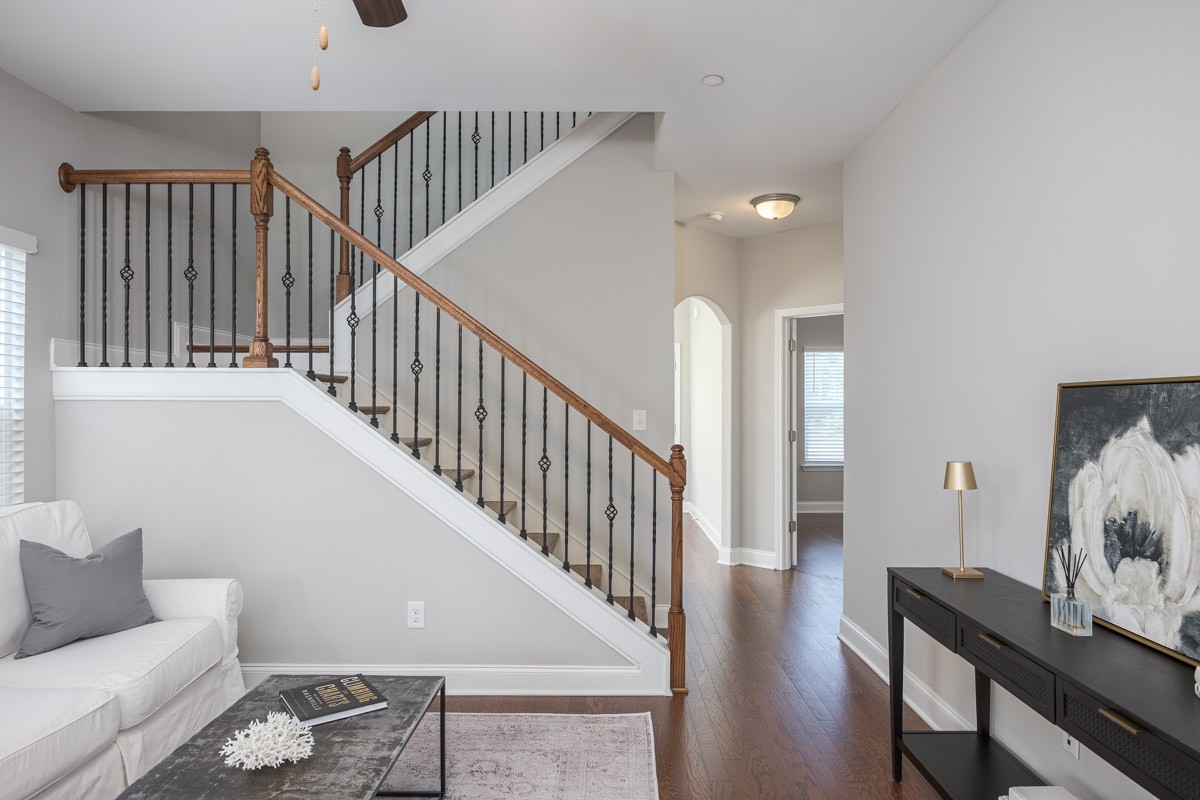 404 Lively Way