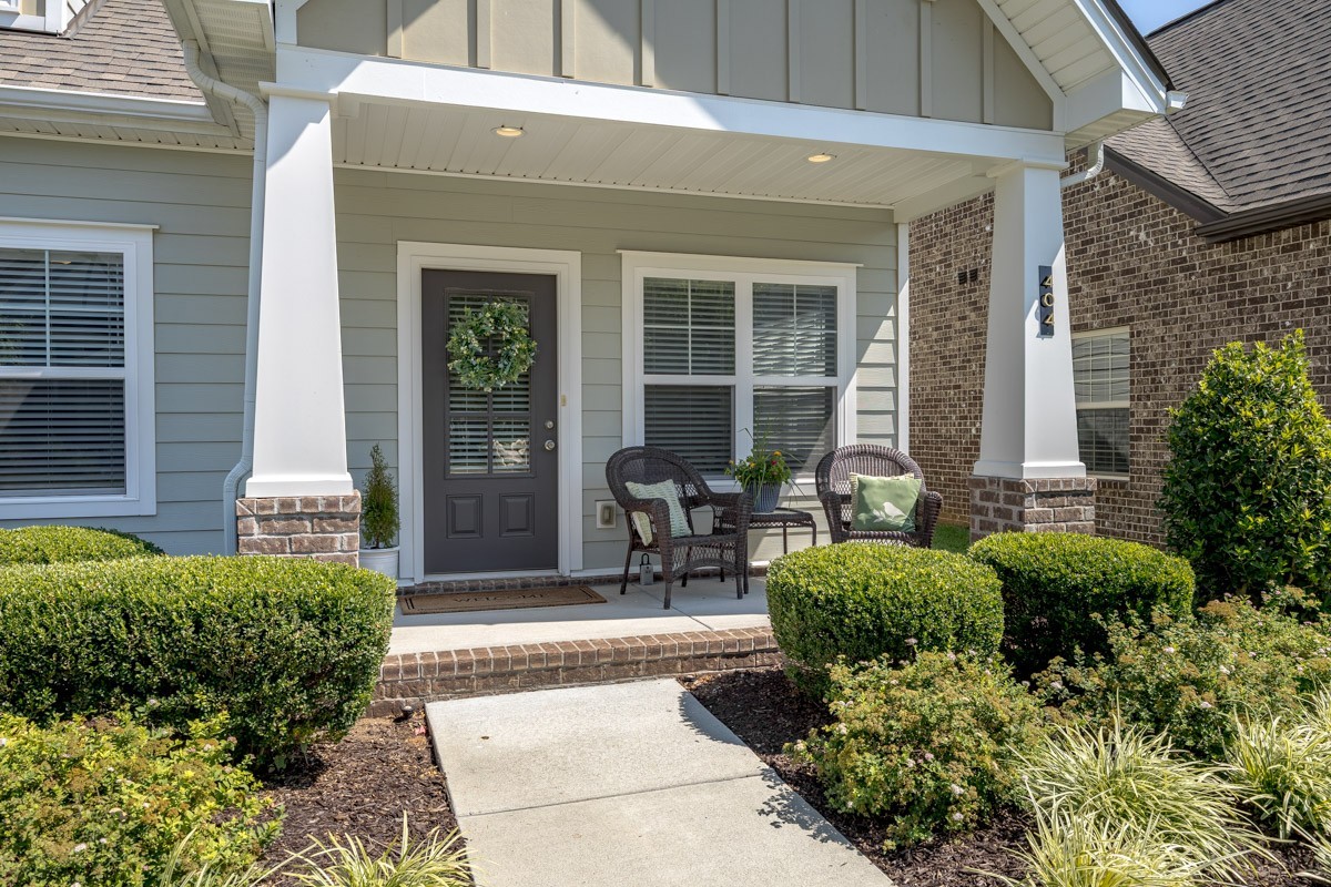 404 Lively Way