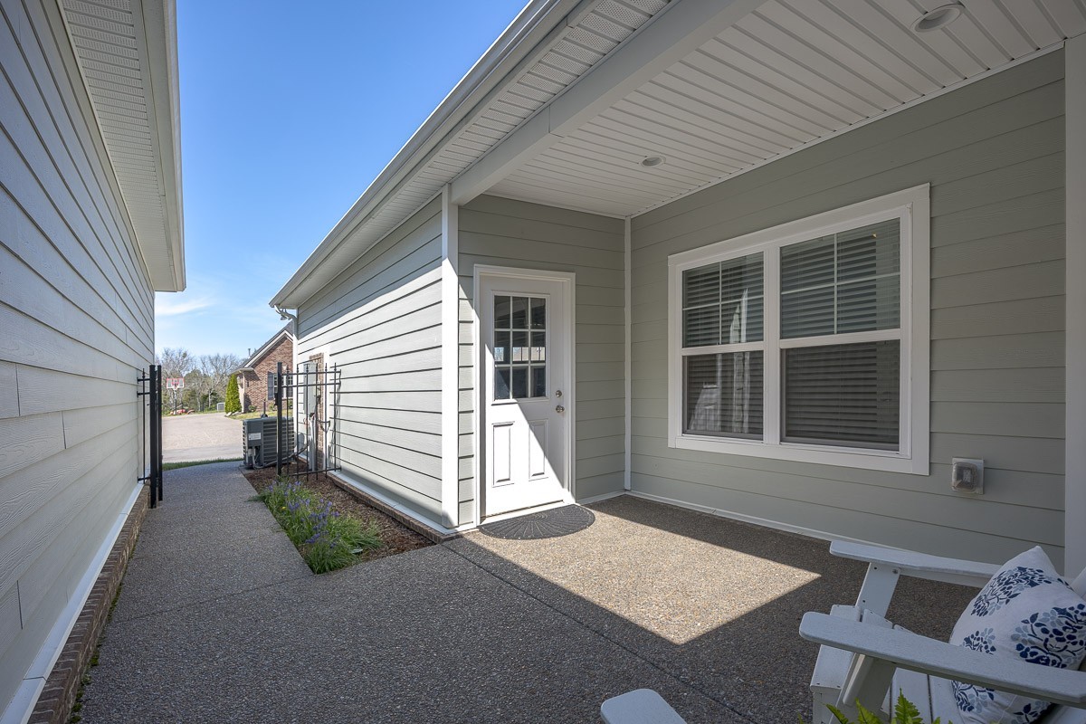 404 Lively Way